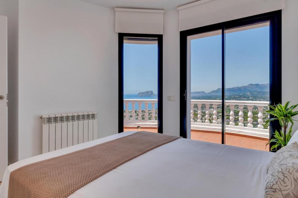 4 bed villas in Moraira