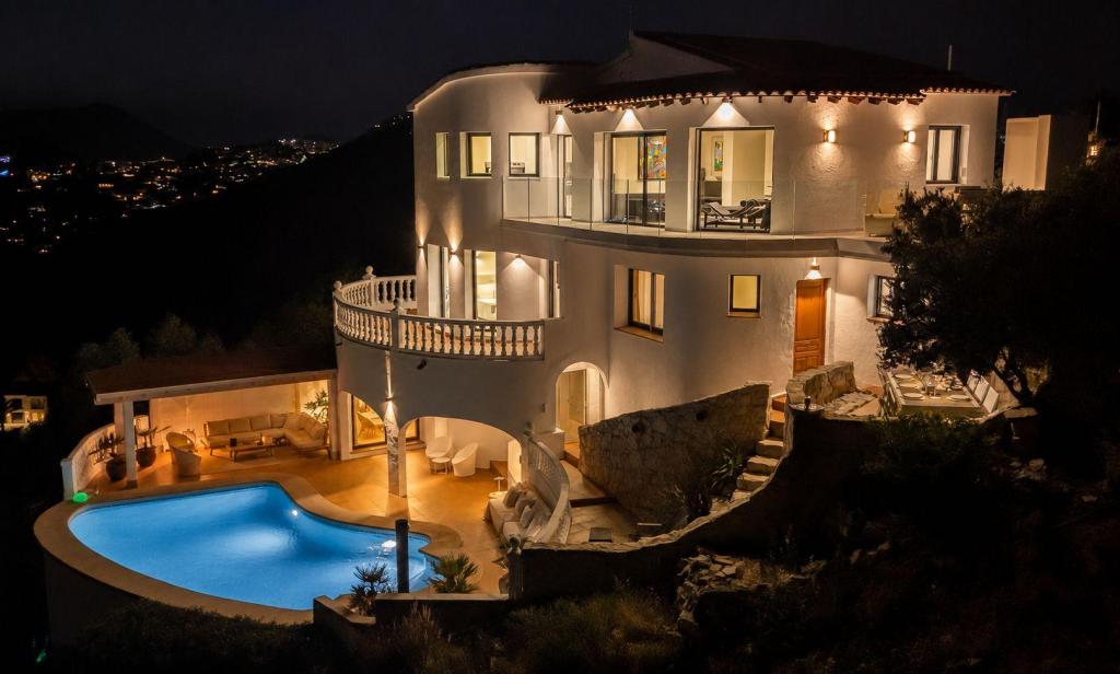 4 bed villas in Moraira