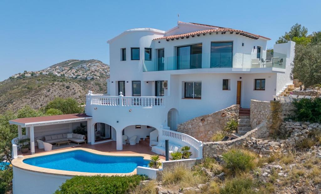 4 bed villas in Moraira