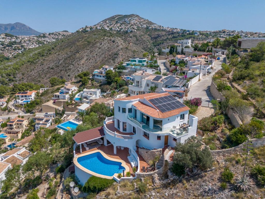 4 bed villas in Moraira