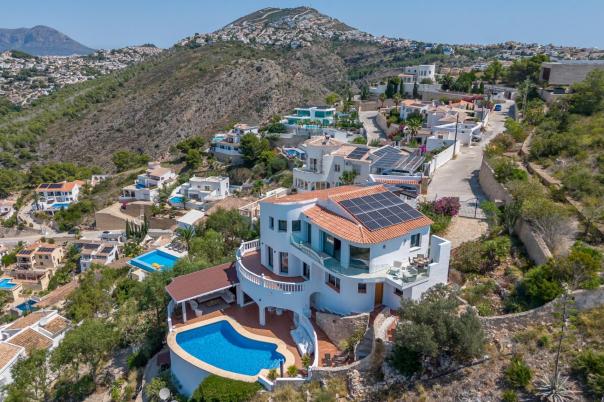 4 bed villas in Moraira