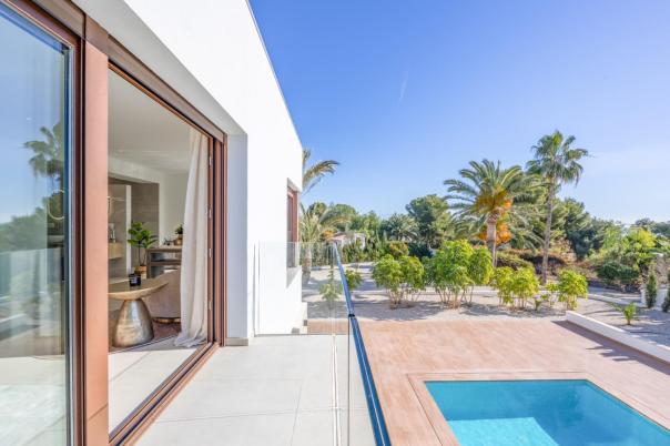 5 bed villa in Alfaz del Pi