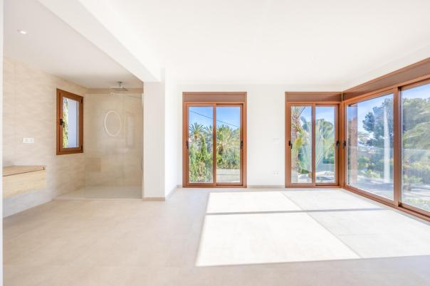 5 bed villa in Alfaz del Pi