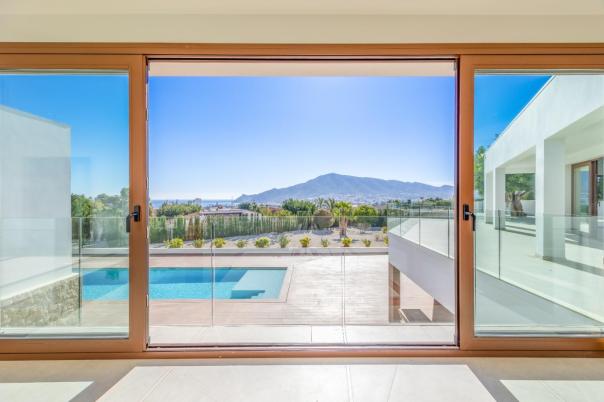 5 bed villa in Alfaz del Pi