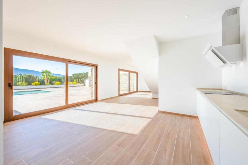 5 bed villa in Alfaz del Pi