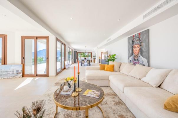 5 bed villa in Alfaz del Pi