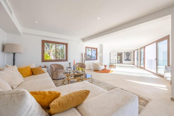 5 bed villa in Alfaz del Pi