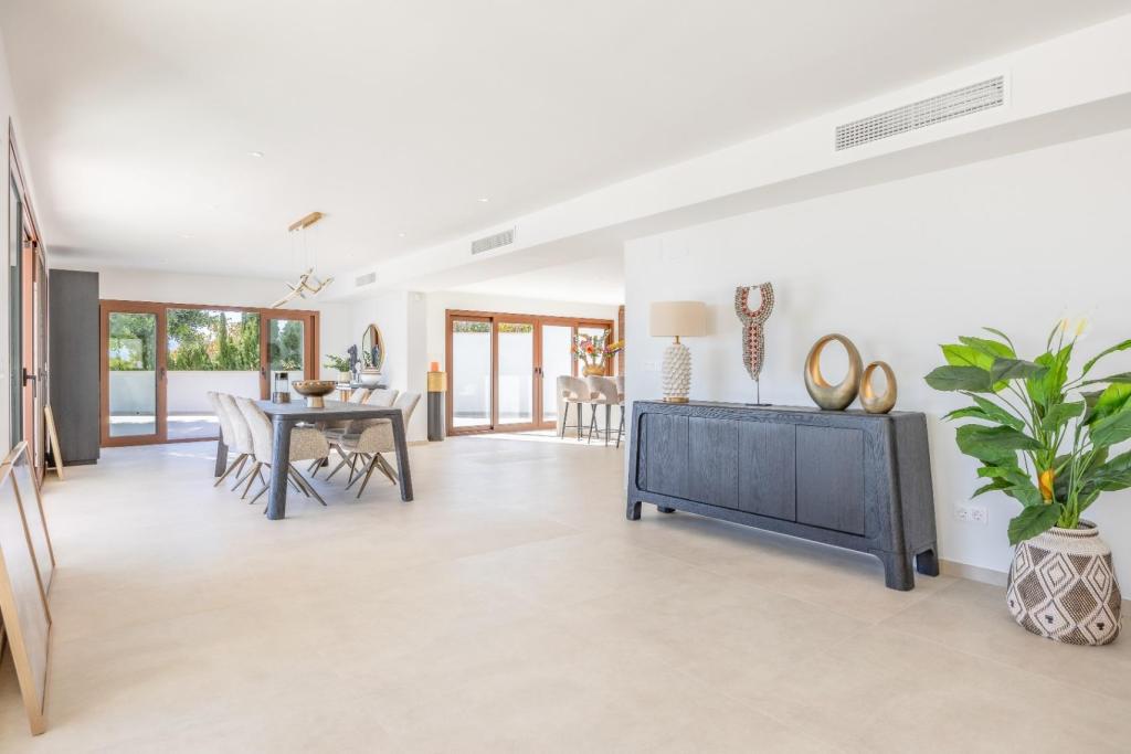 5 bed villa in Alfaz del Pi