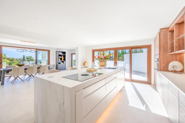 5 bed villa in Alfaz del Pi