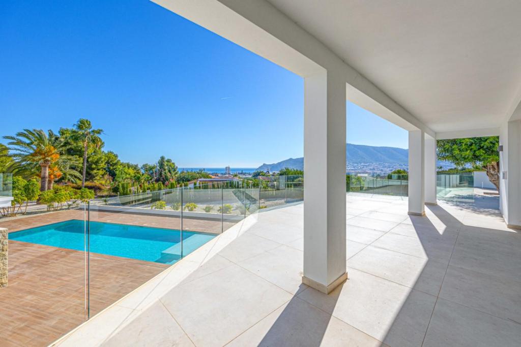 5 bed villa in Alfaz del Pi