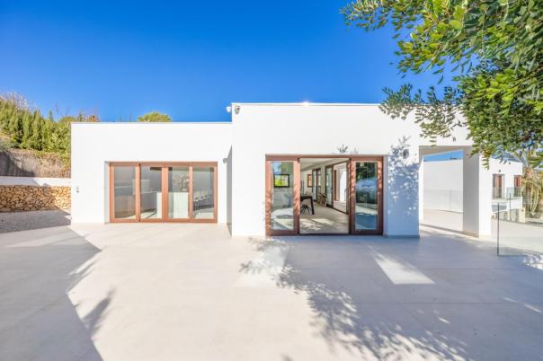 5 bed villa in Alfaz del Pi