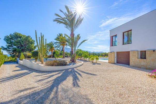 5 bed villa in Alfaz del Pi
