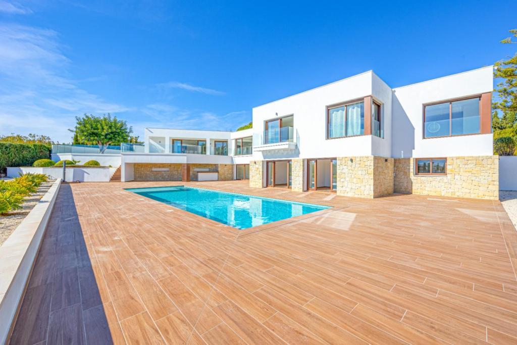 5 bed villa in Alfaz del Pi