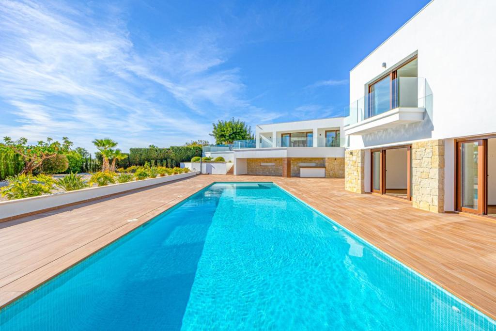 5 bed villa in Alfaz del Pi