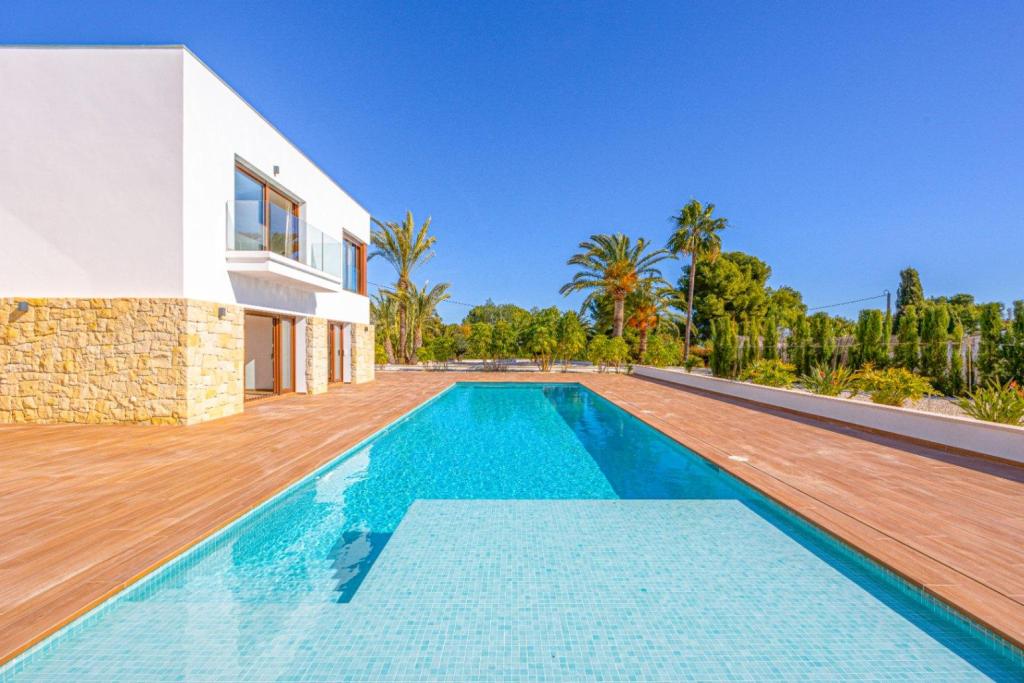 5 bed villa in Alfaz del Pi