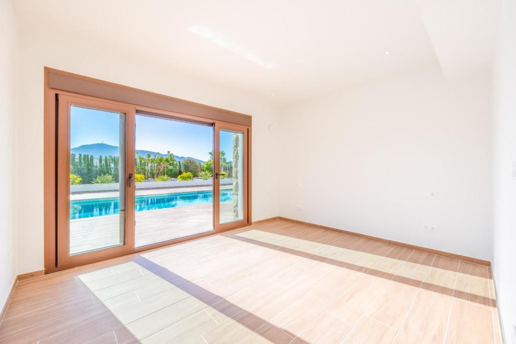 5 bed villa in Alfaz del Pi