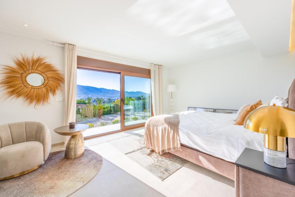 5 bed villa in Alfaz del Pi