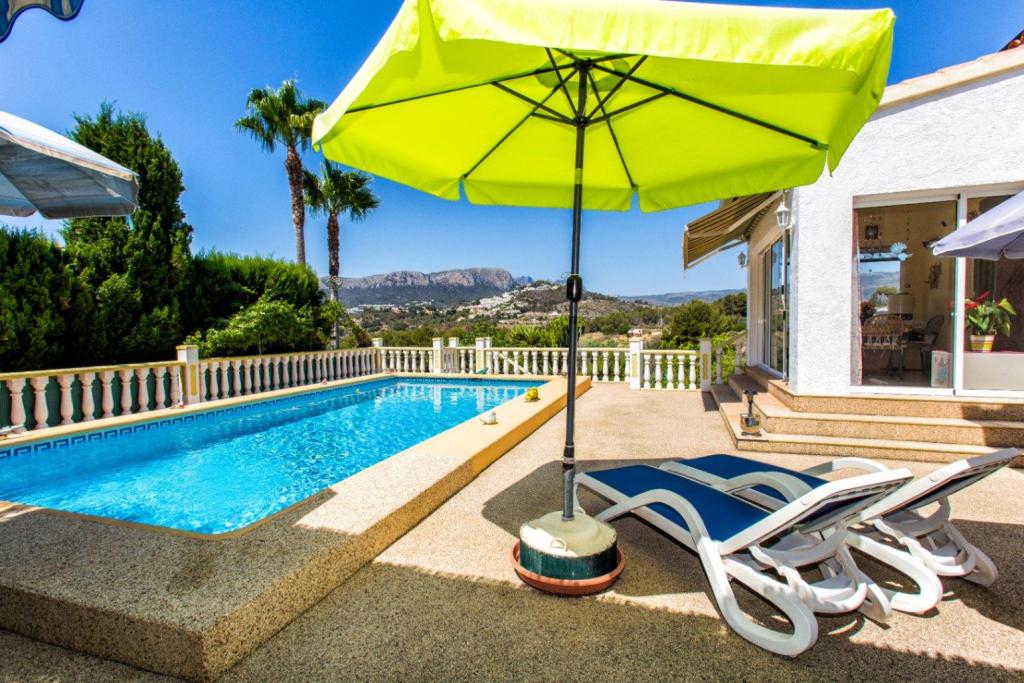 4 bed villas in Calpe