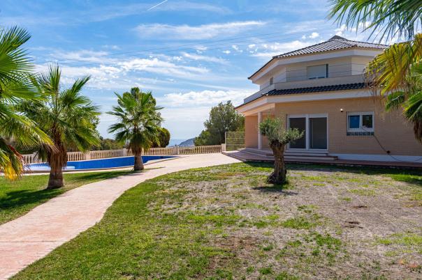 4 bed villa in La Nucía