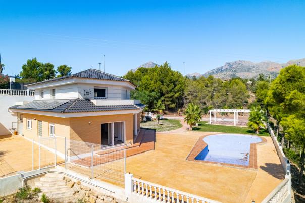 4 bed villa in La Nucía