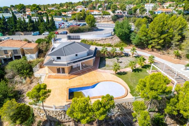 4 bed villa in La Nucía