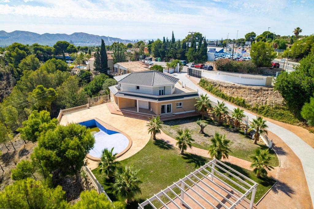 4 bed villa in La Nucía