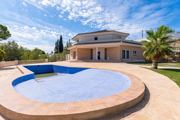 4 bed villa in La Nucía