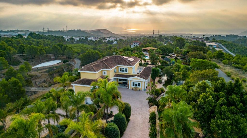 7 bed villa in La Nucía