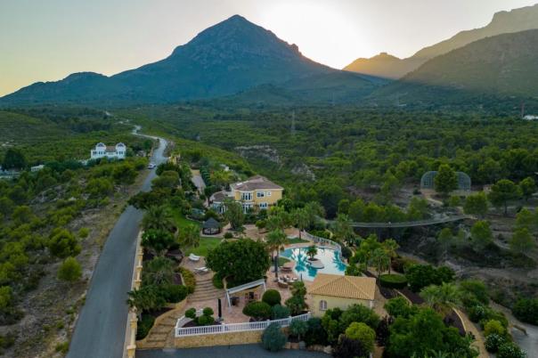 7 bed villa in La Nucía