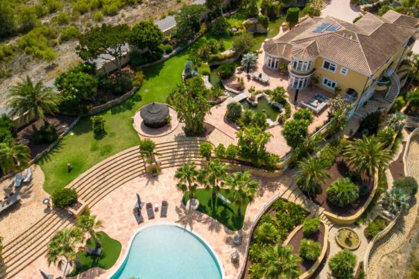 7 bed villa in La Nucía