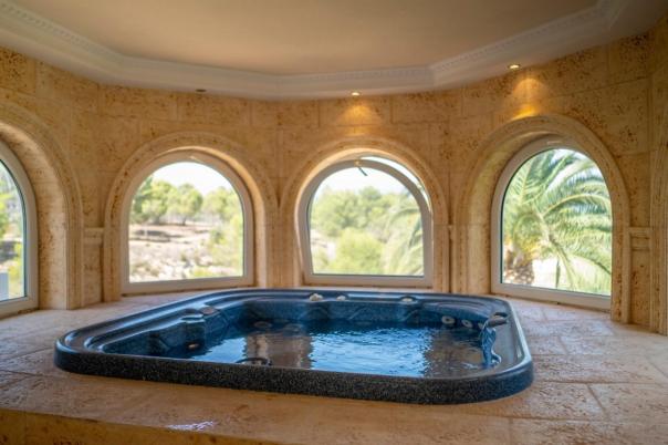 7 bed villa in La Nucía