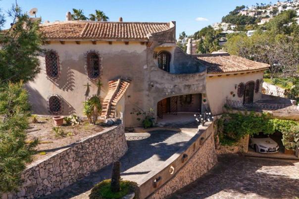 5 bed villa in Moraira