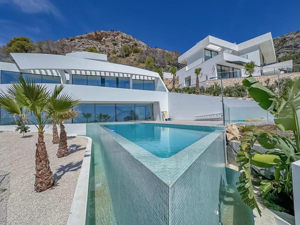 4 bed villas in Altea