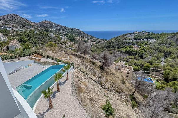 4 bed villas in Altea