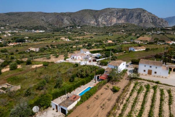 4 bed finca in Teulada