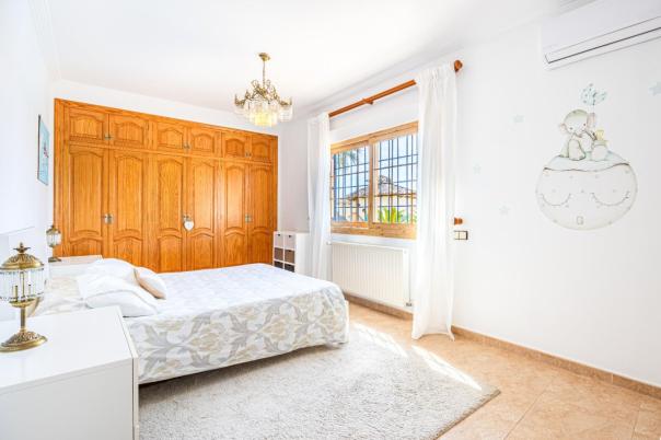 6 bed villa in Altea