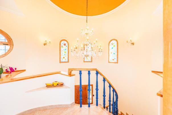 6 bed villa in Altea