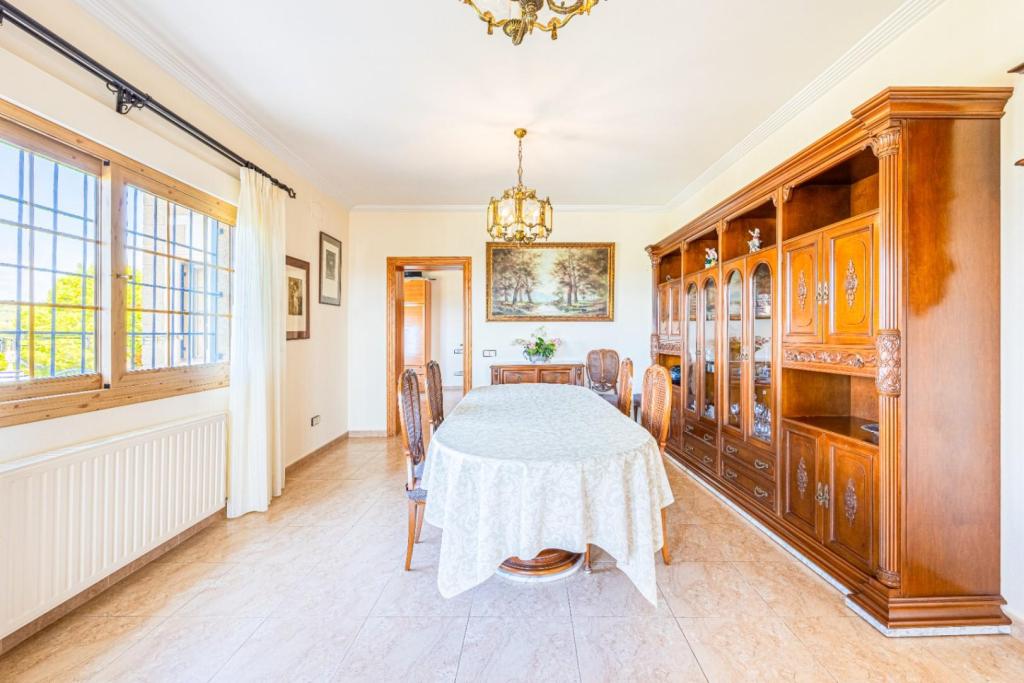 6 bed villa in Altea