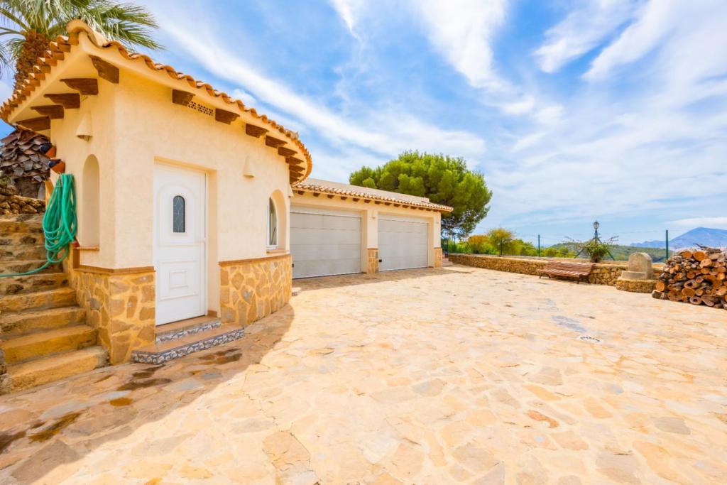 6 bed villa in Altea