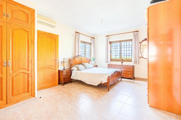 6 bed villa in Altea