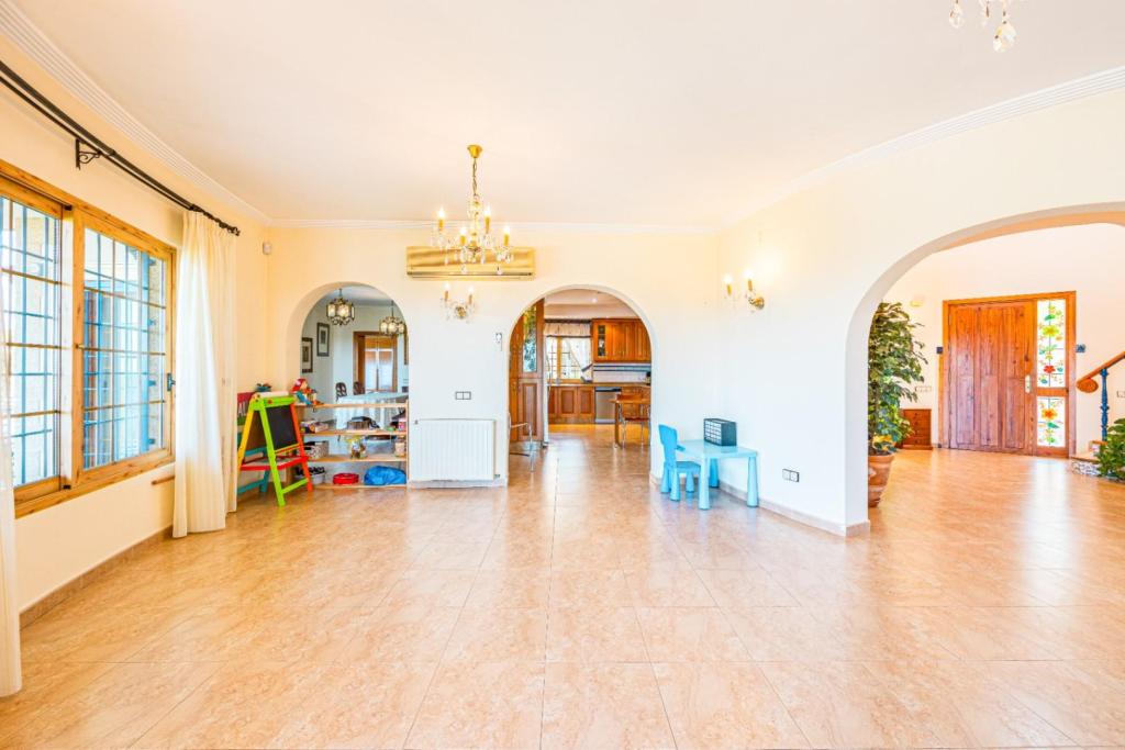 6 bed villa in Altea