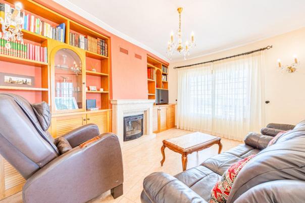 6 bed villa in Altea