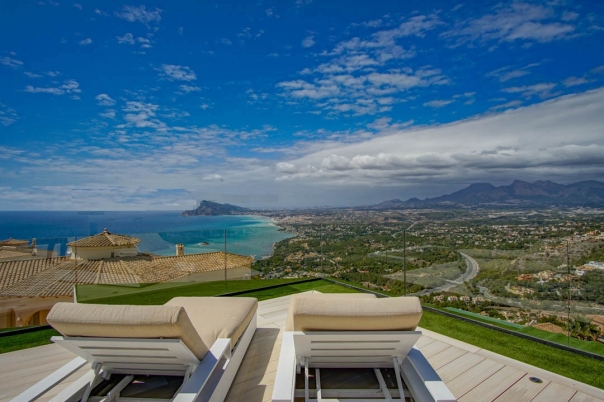 6 bed villa in Altea