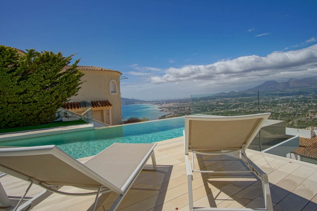 6 bed villa in Altea