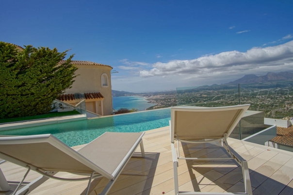 6 bed villa in Altea