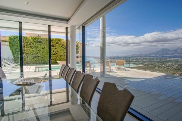 6 bed villa in Altea