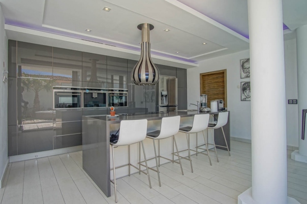 6 bed villa in Altea