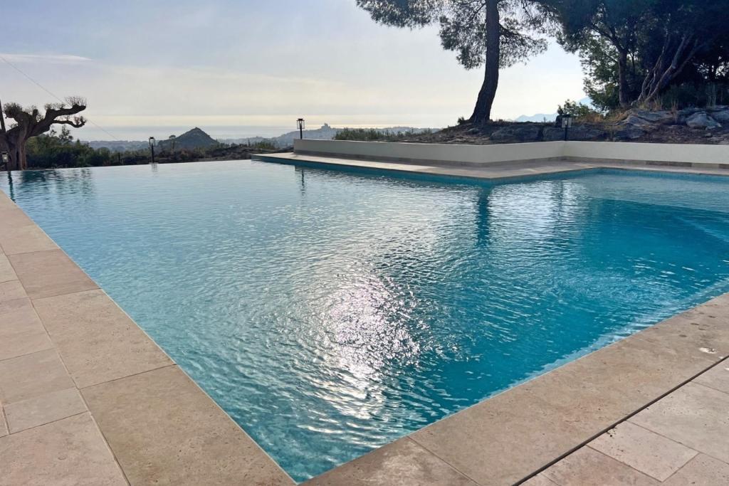 5 bed villas in Altea