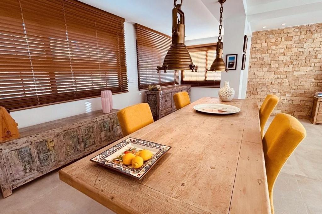 5 bed villas in Altea