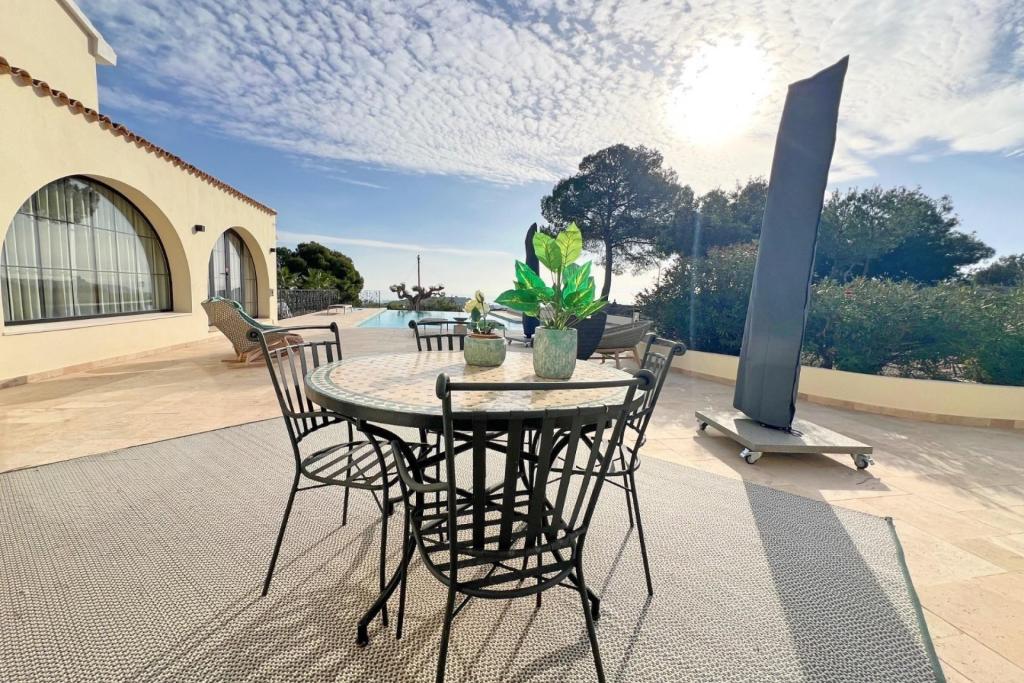 5 bed villas in Altea